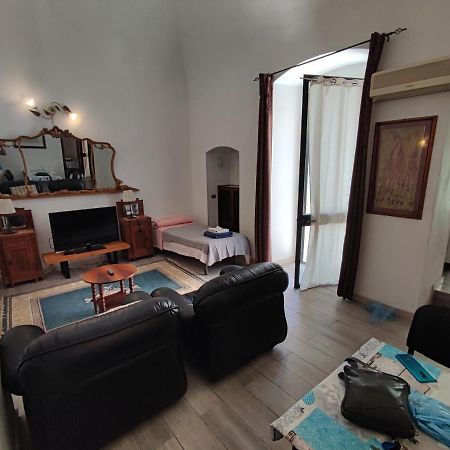 Very Central Apartment, By Shops, Bars, Restaurants Μπάρι Εξωτερικό φωτογραφία