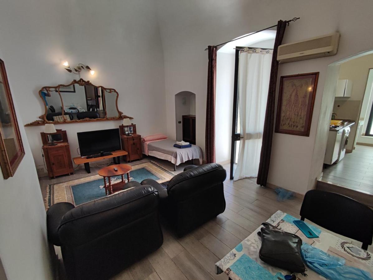 Very Central Apartment, By Shops, Bars, Restaurants Μπάρι Εξωτερικό φωτογραφία